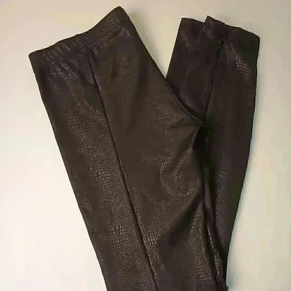 bebe Black Textured Leggings - Picture 1 of 12